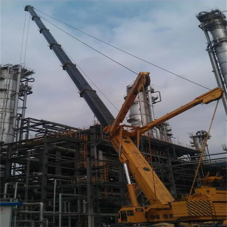 柳城吊板房的吊车