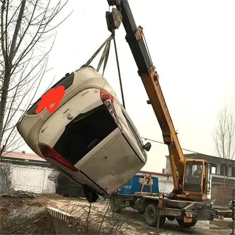 柳城吊车救援小汽车怎么吊